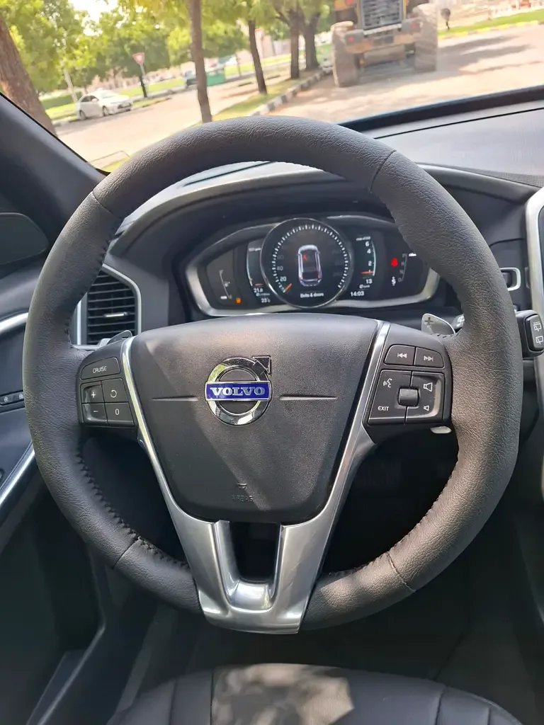 Volvo XC60 2.0 T5 Powershift (240 hp) - 11