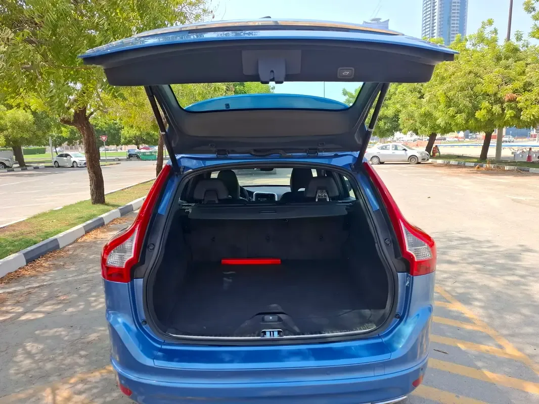 Volvo XC60 2.0 T5 Powershift (240 hp) - 13