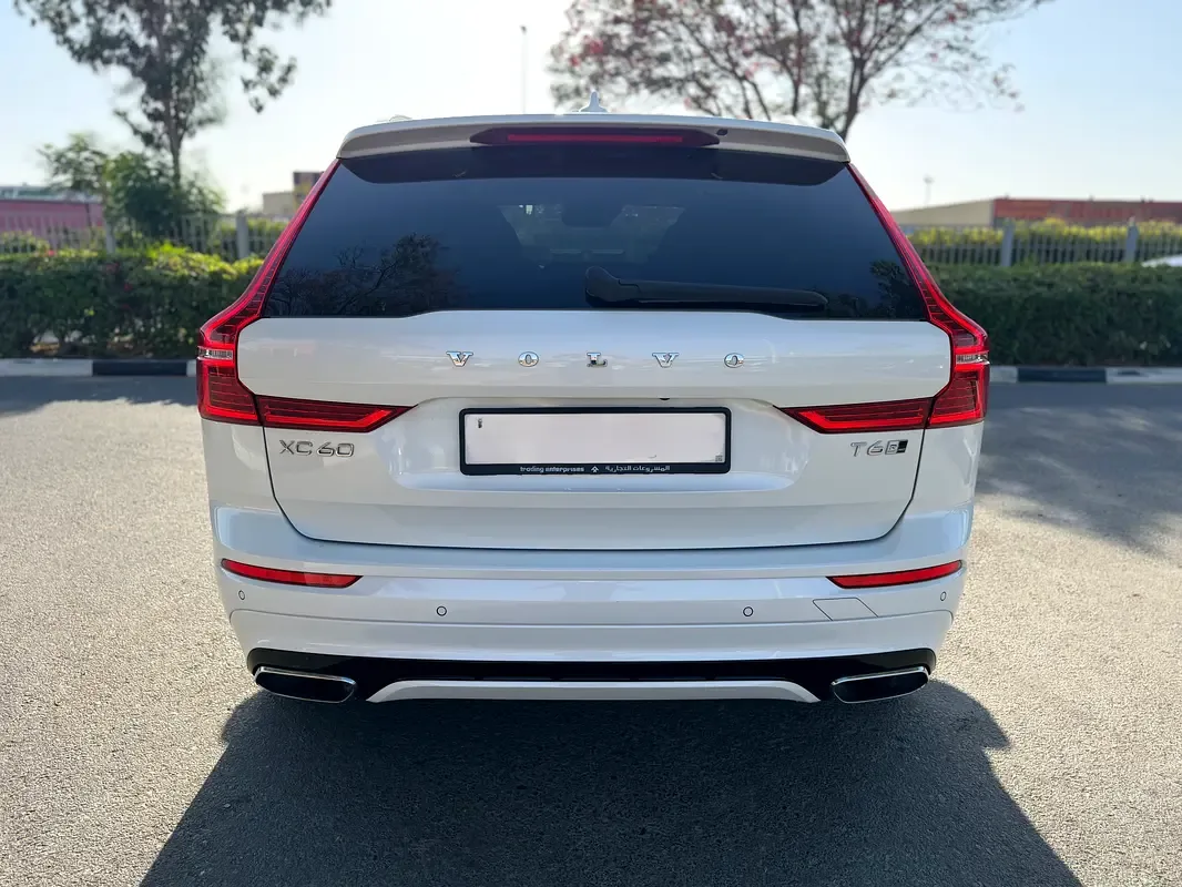 Volvo XC60 2.0 T6 AT AWD (320 حصان) - 6