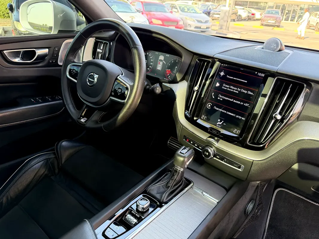 Volvo XC60 2.0 T6 AT AWD (320 حصان) - 12