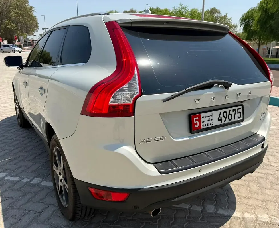 Volvo XC60 3.0 T6 Geartronic AWD (304 حصان) - 4
