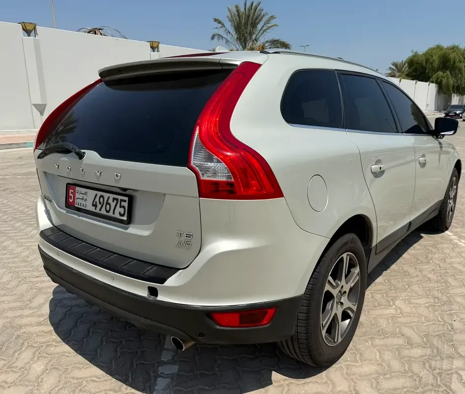 Volvo XC60 3.0 T6 Geartronic AWD (304 حصان) - 3