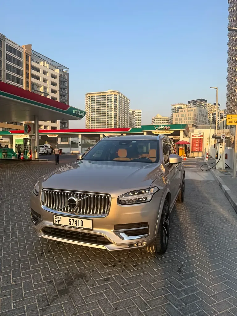 Volvo XC90 2.0 AT AWD (249 حصان) - 2