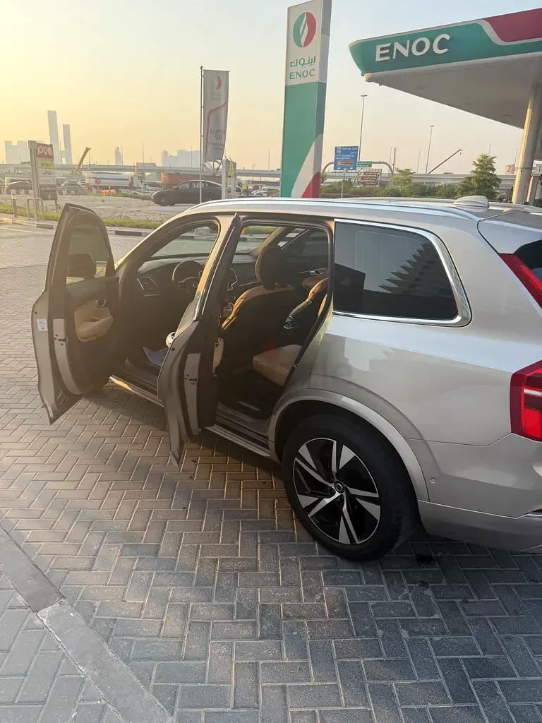 Volvo XC90 2.0 AT AWD (249 حصان) - 10