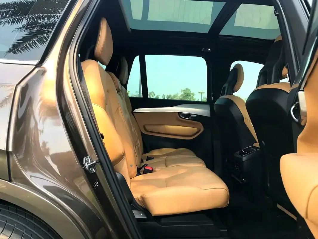 Volvo XC90 2.0 T6 Drive-E AT AWD (5 مقاعد) (310 حصان) - 8