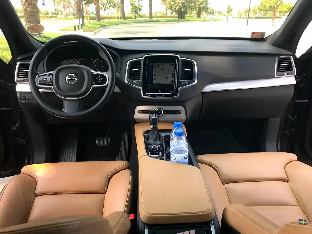 Volvo XC90 2.0 T6 Drive-E AT AWD (5 مقاعد) (310 حصان) - 11