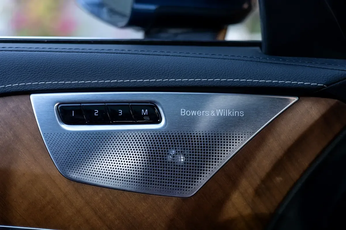 Volvo XC90 2.0 T6 Drive-E AT AWD (7 مقاعد) (320 حصان) - 13