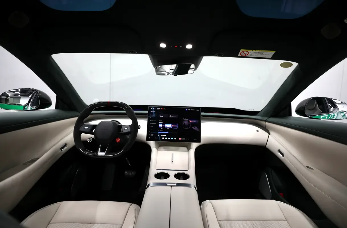 Xiaomi YU7 AT AWD (690 hp) - 16