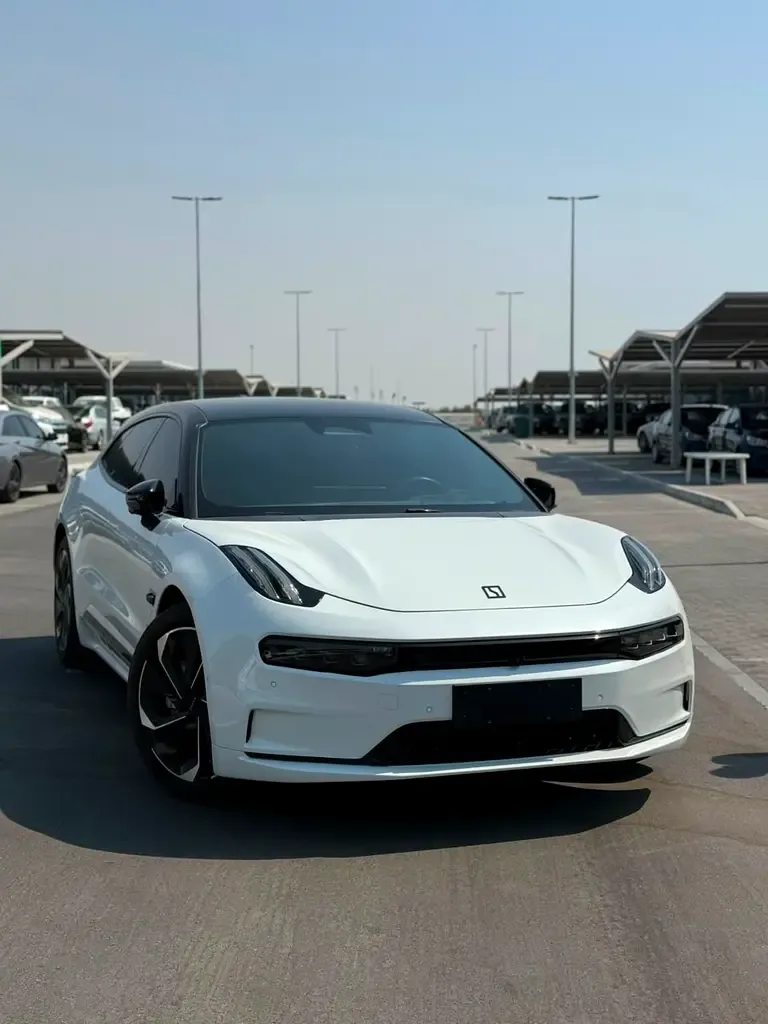 Zeekr 001 AT 4WD (789 hp)