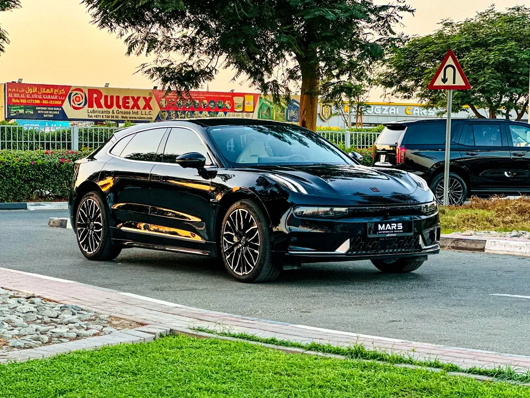Zeekr 001 E AT AWD (544 hp)