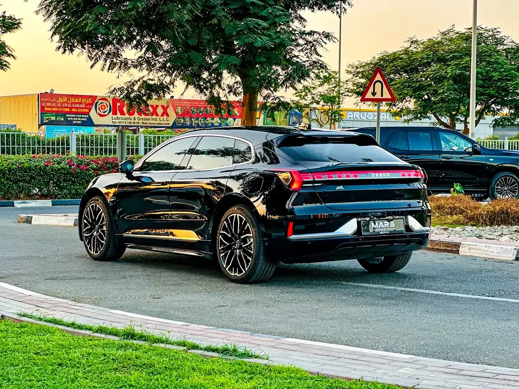 Zeekr 001 E AT AWD (544 hp) - 6