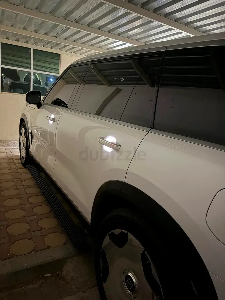 Zeekr 9X 2.0 AT AWD (1177 hp) - 3