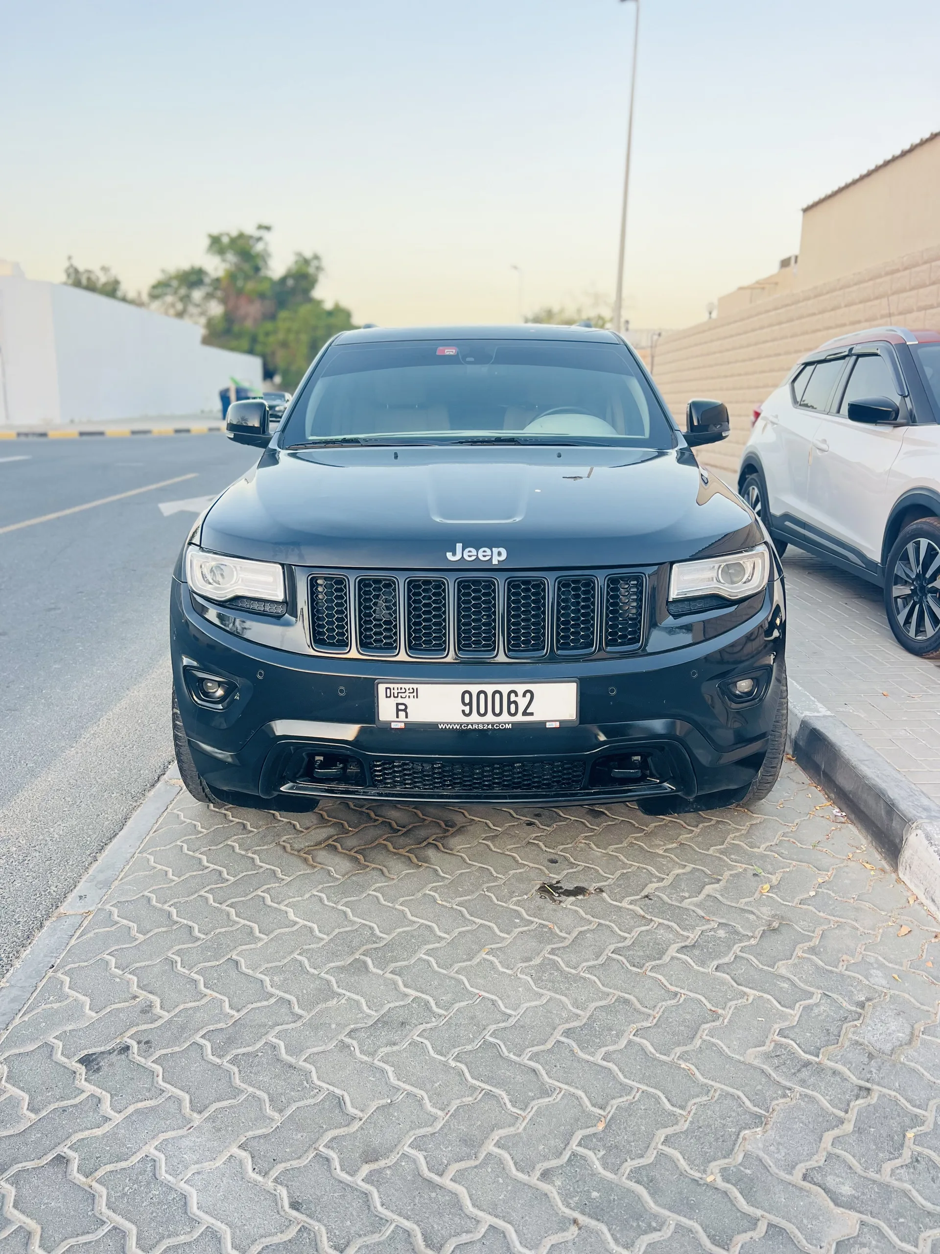 Jeep Grand Cherokee 5.7 Hemi AT AWD (347 حصان) - 5