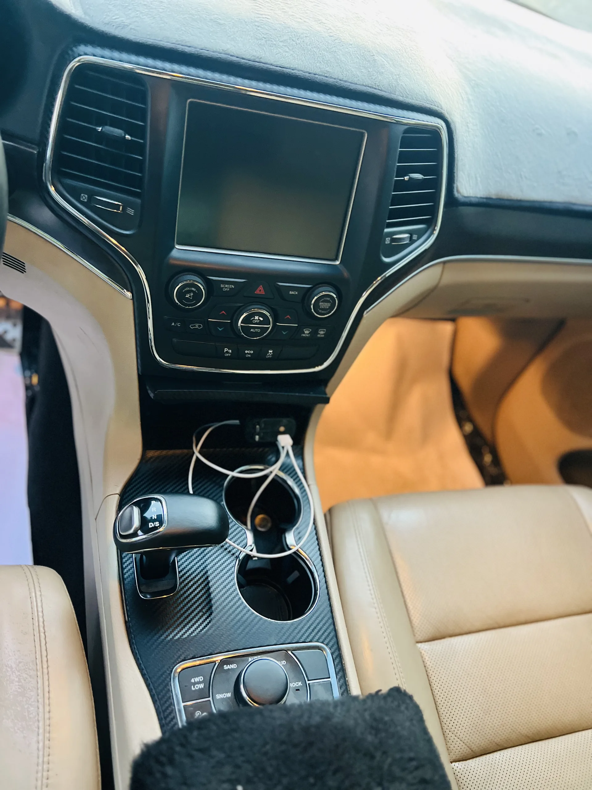 Jeep Grand Cherokee 5.7 Hemi AT AWD (347 حصان) - 9