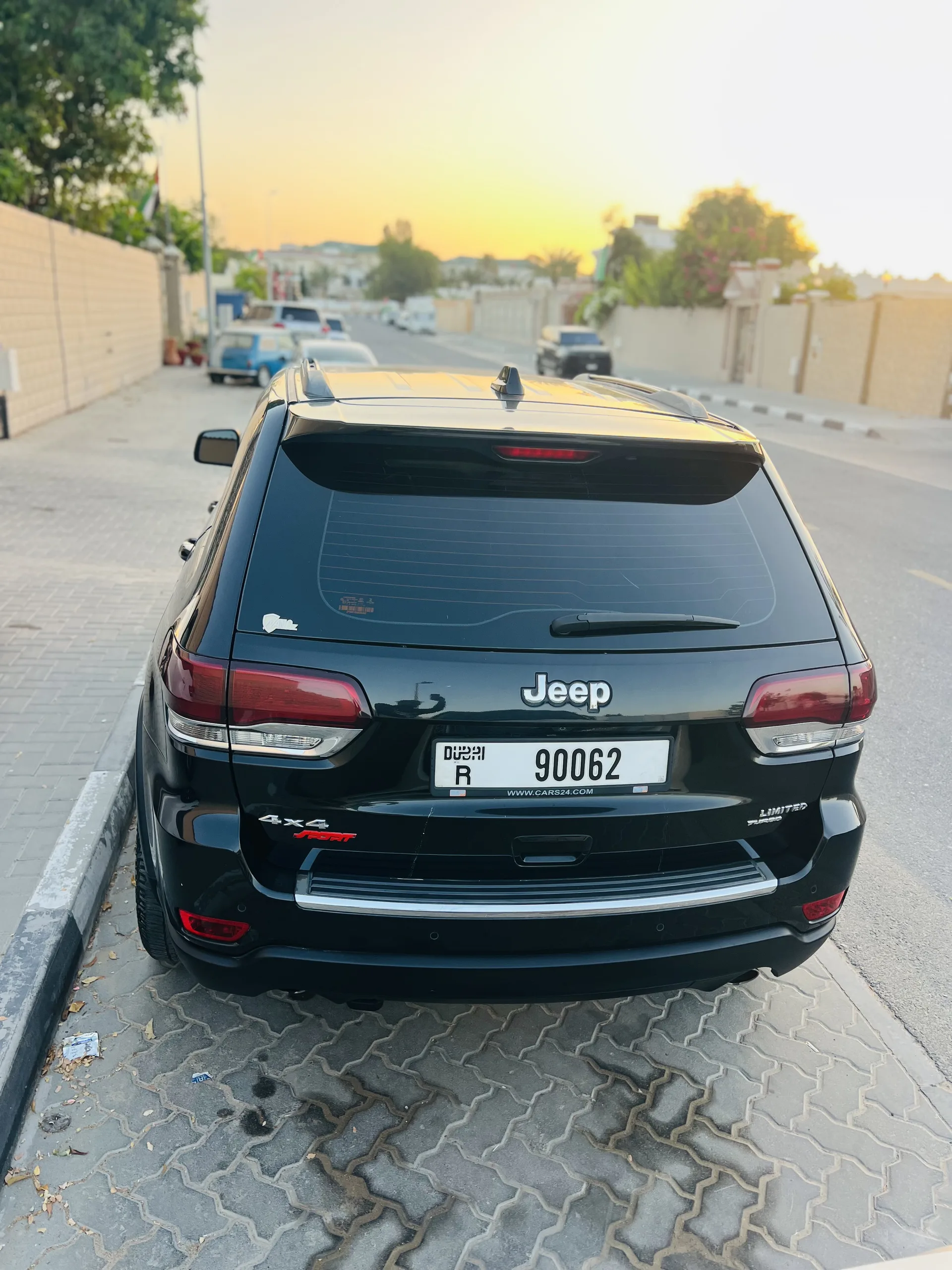 Jeep Grand Cherokee 5.7 Hemi AT AWD (347 حصان) - 13
