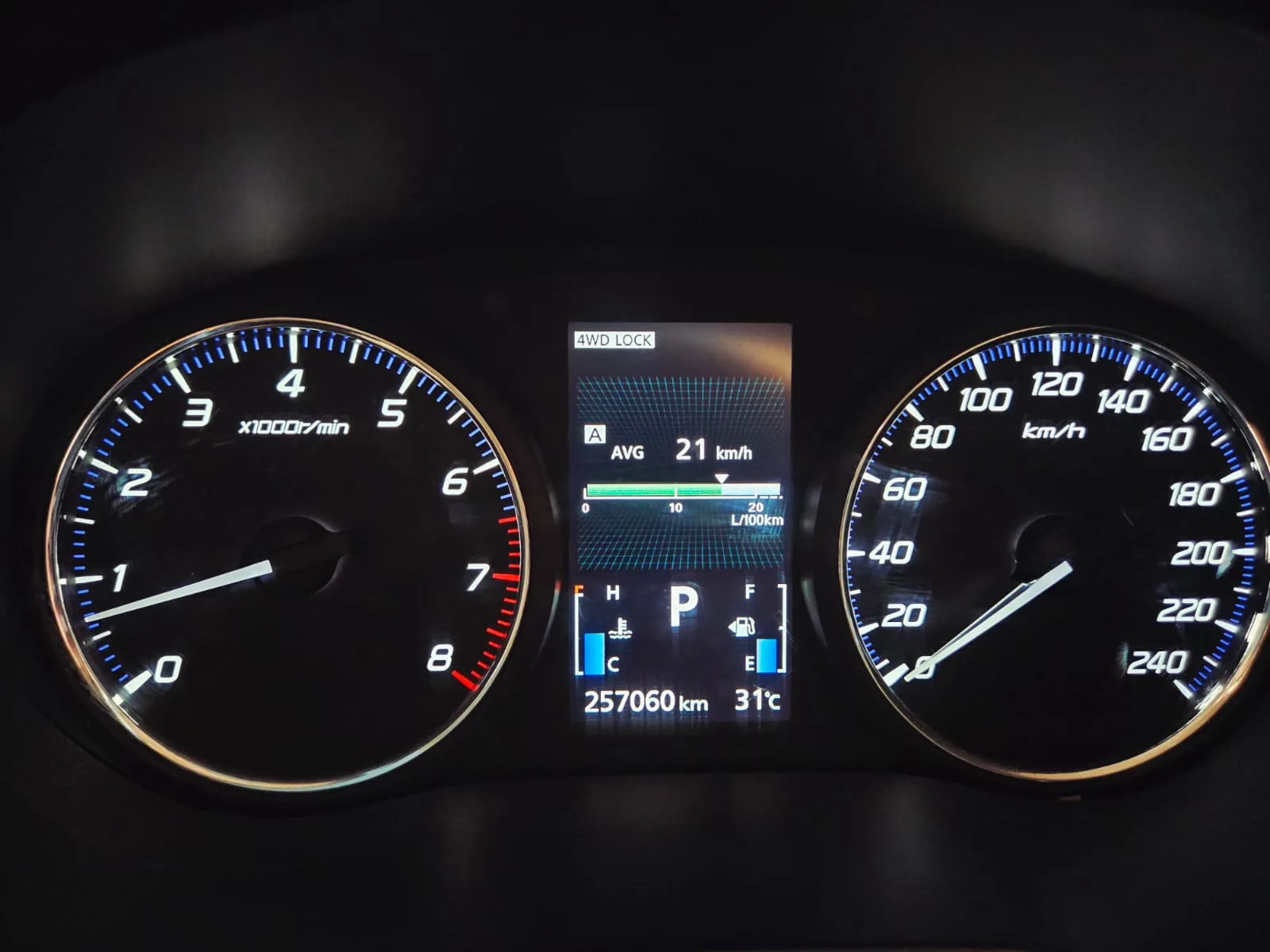 Mitsubishi Outlander 3.0 AT 4WD (230 hp) - 10