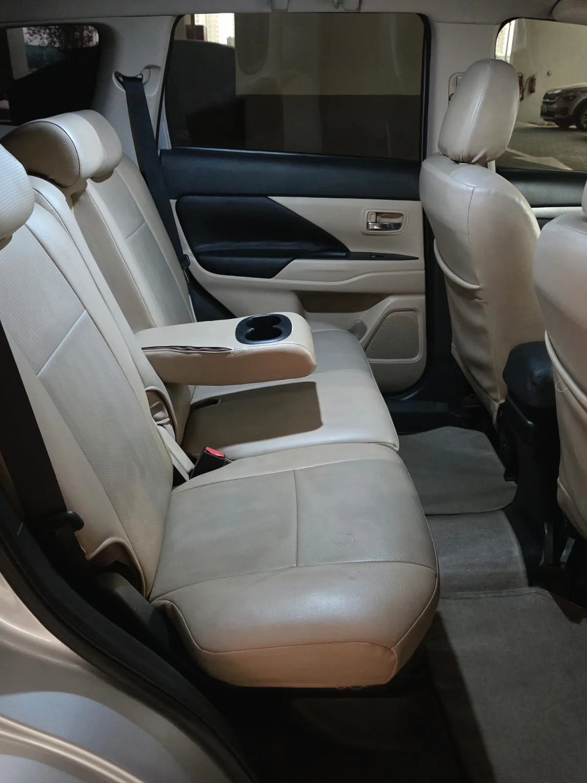 Mitsubishi Outlander 3.0 AT 4WD (230 hp) - 13