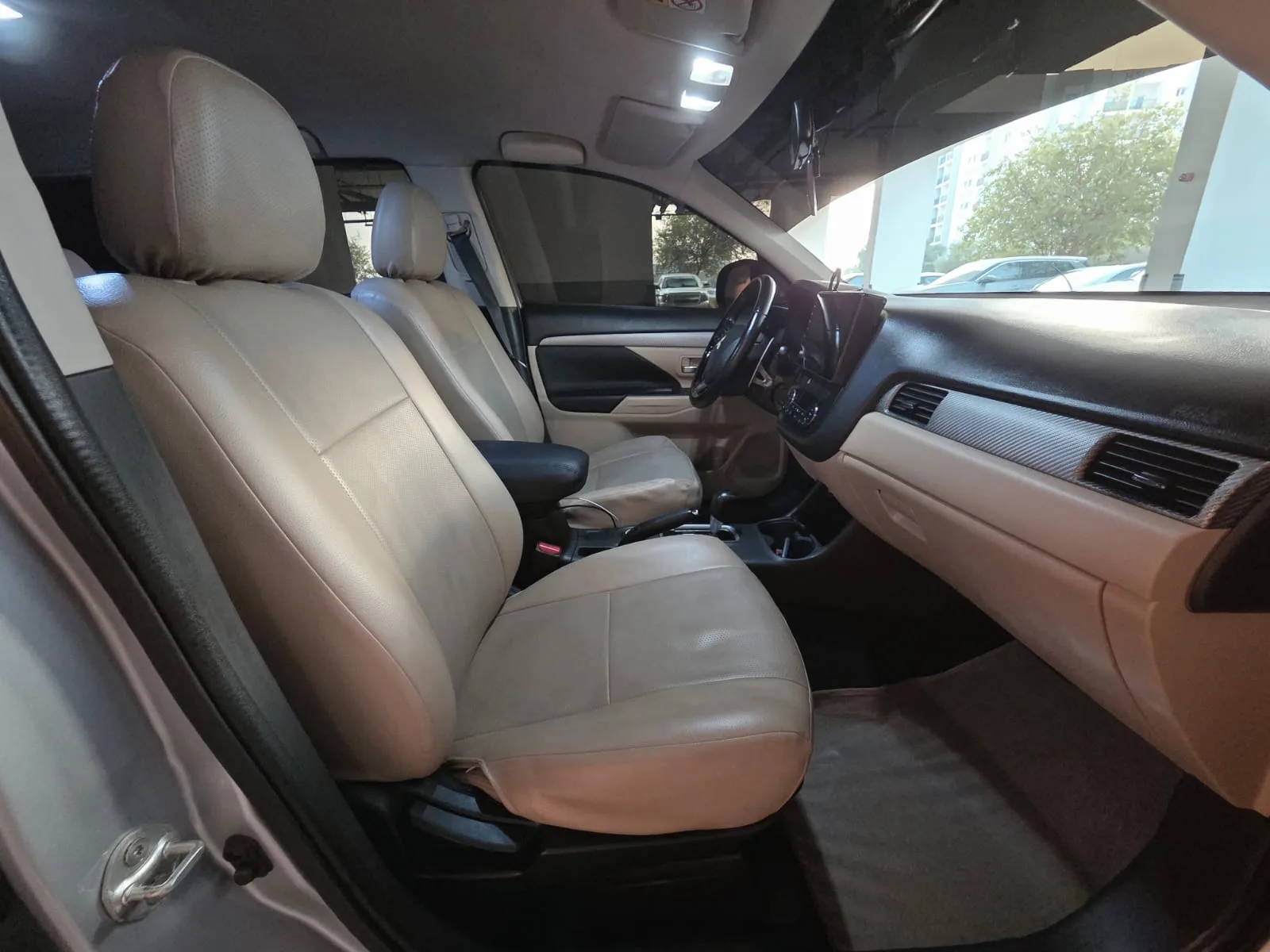 Mitsubishi Outlander 3.0 AT 4WD (230 hp) - 15