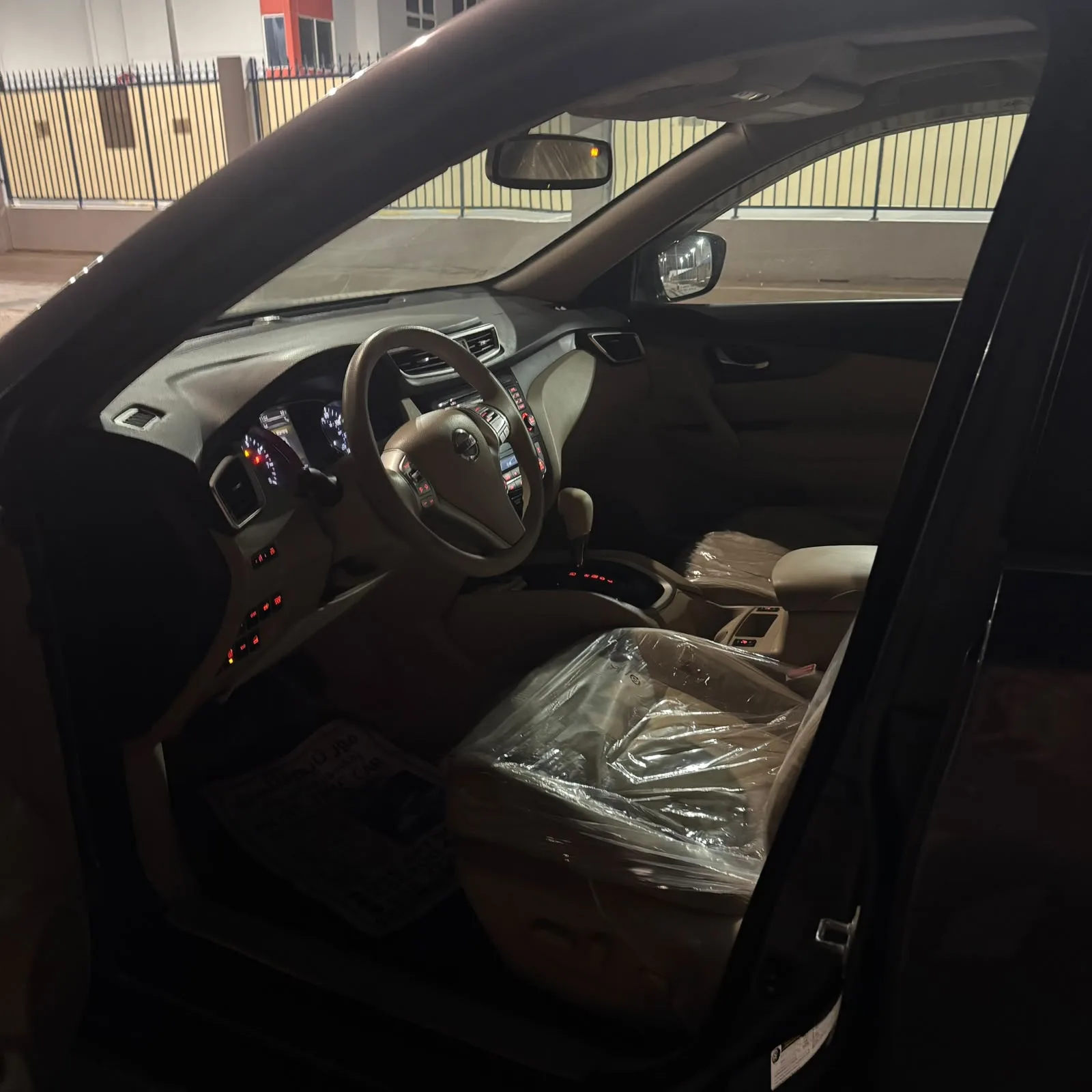 Nissan Rogue 2.5 CVT 4WD (173 حصان)
