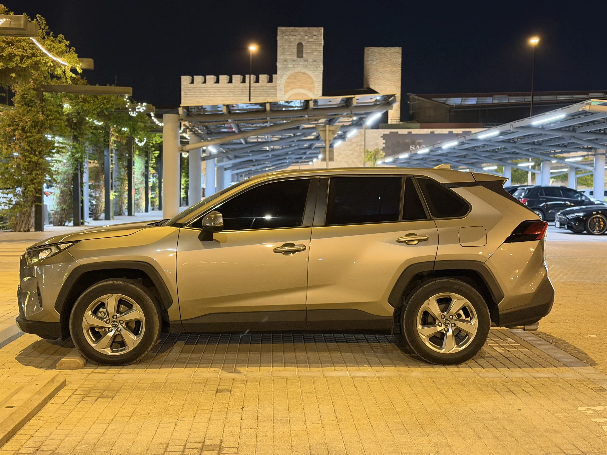 Toyota RAV4 2.0 CVT (171 hp)